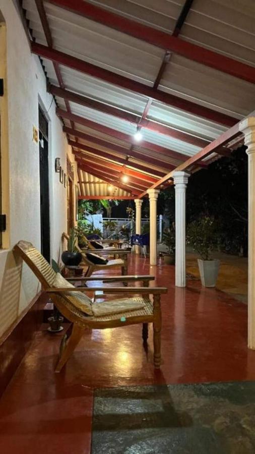 Lake House Homestay Anuradhapura Exterior photo