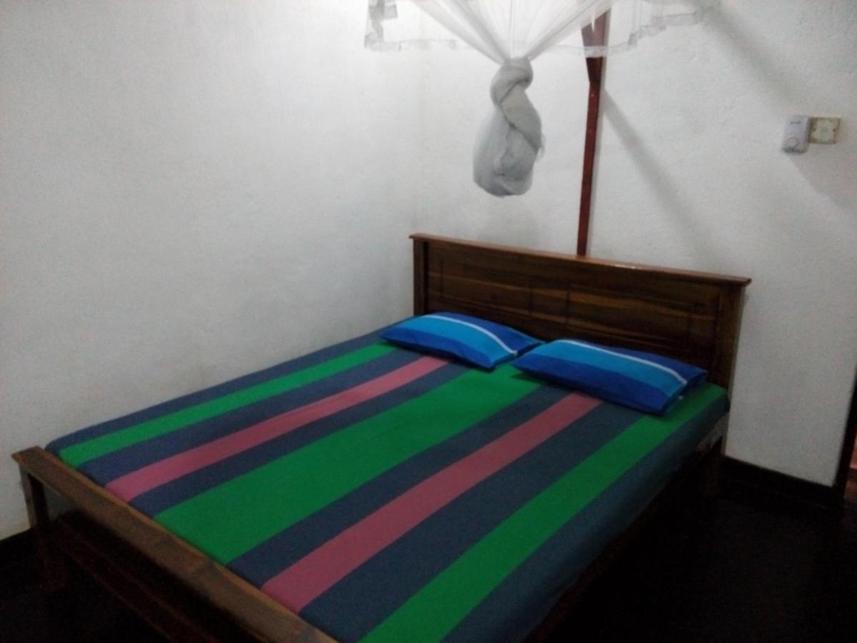 Lake House Homestay Anuradhapura Exterior photo