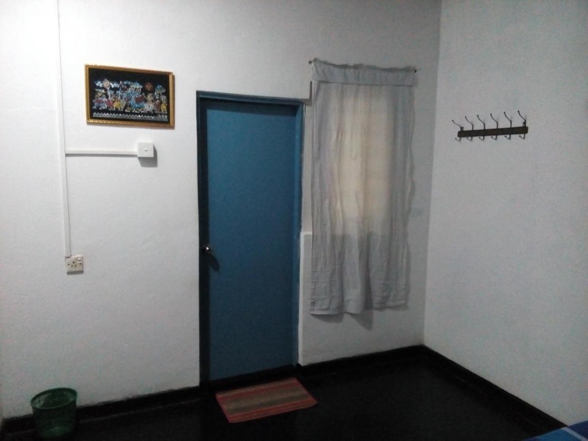 Lake House Homestay Anuradhapura Exterior photo