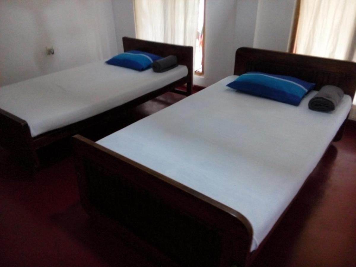 Lake House Homestay Anuradhapura Exterior photo